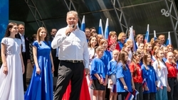 «Люди — это доблесть»: губернатор Владимиров исполнил гимн РФ вместе со ставропольцами в парке Победы