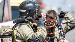 При возгорании автомобиля в Минводах один человек получил ожоги рук и лица