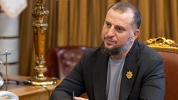 Командир чеченского спецназа предложил мужчинам охранять свои населённые пункты с оружием 