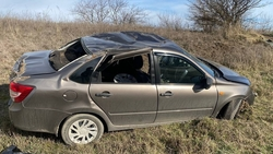 Водитель погиб после съезда легковушки с дороги в Александровском округе 