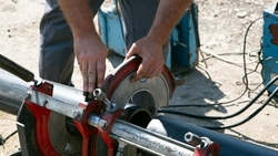 Участок водовода протяжённостью 5 км начали ремонтировать в Петровском округе