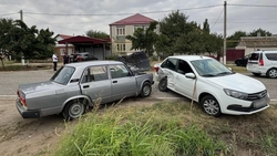 Начинающий водитель спровоцировал аварию с тремя пострадавшими в Курском округе