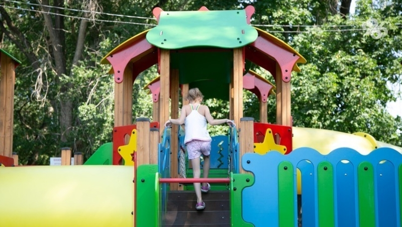 Новую площадку монтируют в селе Константиновском по губернаторской программе