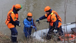 Тело рыбака достали из реки Кубани ставропольские спасатели