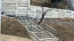 Лестницу на улице Станичной в районе школы №17 отремонтировали в Кисловодске