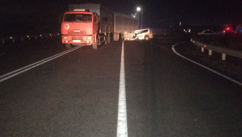 Двое погибли при столкновении с лихачом на грузовике в Георгиевском округе