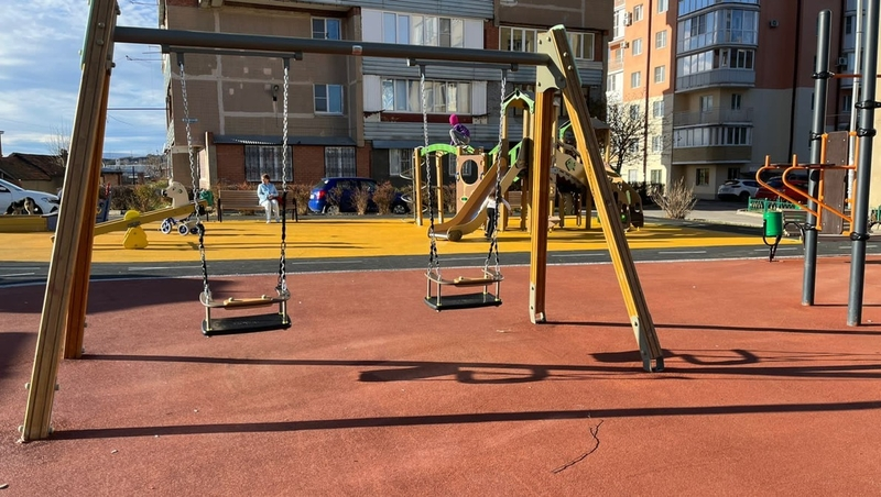 Третью игровую площадку установили в Кисловодске по губернаторской программе