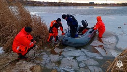 Больше десятка спасателей ищут пропавшего в Михайловске рыбака