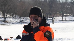 Замёрзшего и напуганного рыбака спасли в Апанасенковском округе