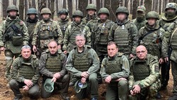 «За близких будьте спокойны»: губернатор Ставрополья на передовой передал бойцам весточки из дома