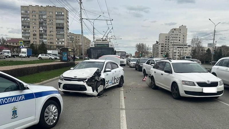 Пассажирка такси пострадала в ДТП в Ставрополе