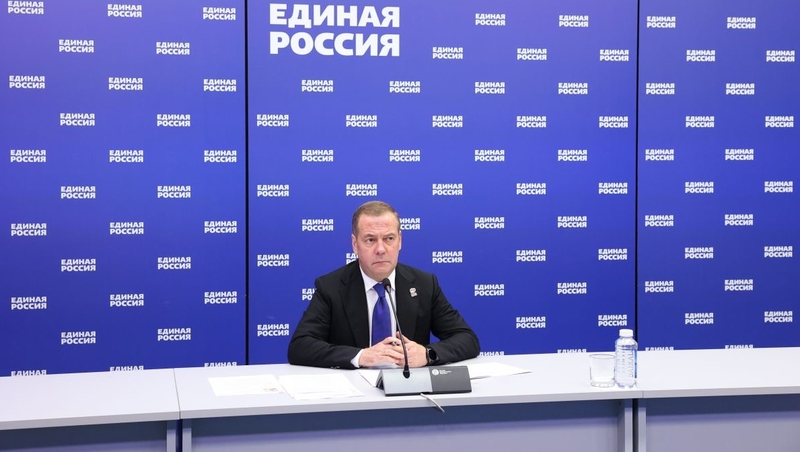 Медведев поддержал идею ставропольца о площадках для писателей — участников СВО