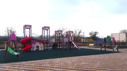 Зону отдыха с детской площадкой обустроили в селе Андроповского округа по нацпроекту