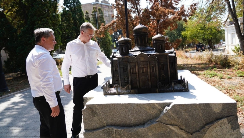 Глава Ставрополья посетил сыроварню и аллею с трамваем-«босоножкой» в Пятигорске