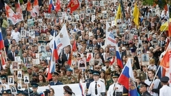 «Гордимся нашими защитниками»: в Ставрополе впервые за три года прошёл «Бессмертный полк»