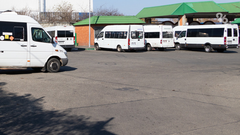 Перевозчиков из Ставрополя уличили в отстутсвии терминалов оплаты в маршрутках