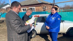 Глава Новоалександровского округа поздравил с рождением ребёнка семью участника СВО