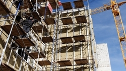 Новая школа в ЖК «Гармония» в Михайловске готова на 90%