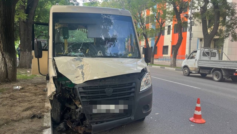 В тройном ДТП с автобусом в Кисловодске травмированы три пассажира и водитель