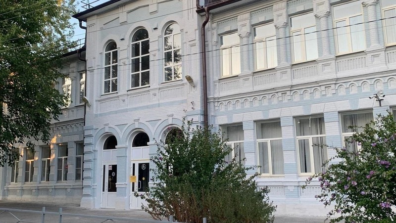 Фасад исторического здания школы отремонтировали в Георгиевске