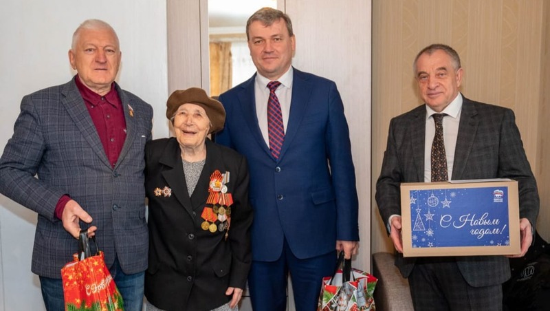 Более 200 подарков направила «Единая Россия» ставропольским ветеранам