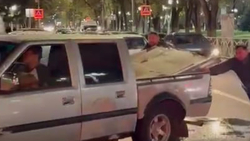 Военкор Сладков помог оттолкать «закипевшую» машину с дороги в Невинномысске