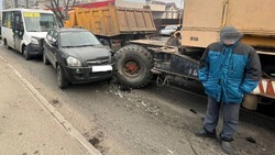 Три автомобиля столкнулись на улице Чапаева в Ставрополе 