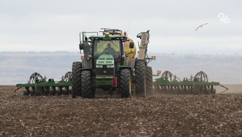 Аграрии Ставрополья заготовили 50% нужного объёма топлива для осенних полевых работ 