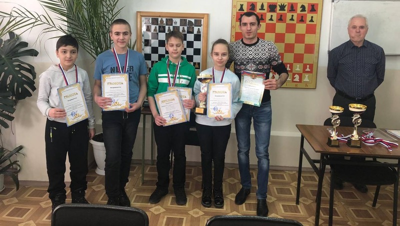 Школьники Георгиевска округа выиграли краевой этап шахматного турнира «Белая ладья»