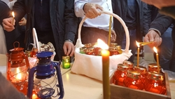 Благодатный огонь прибыл на Ставрополье из Иерусалима