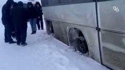Ставропольские автоинспекторы помогли пассажирам сломанного рейсового автобуса