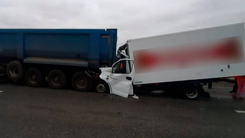 Водитель автофургона получил травму головы и перелом челюсти в ДТП на Ставрополье