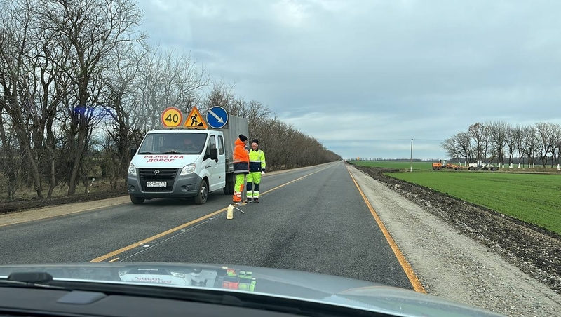 Ремонт дороги к посёлку Равнинному завершают в Новоалександровском округе