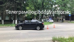 Водитель Mitsubishi Lancer сбил женщину на пешеходном переходе в Пятигорске