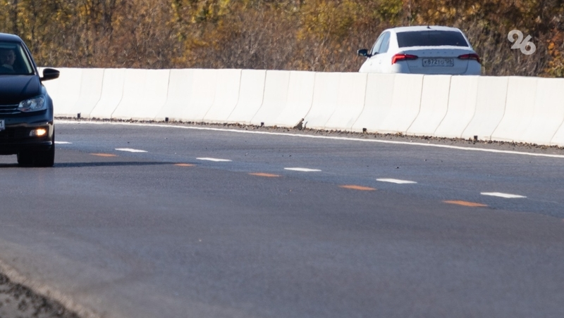 Глава Прикумья выделил приоритет ремонта дорог после прямой линии губернатора