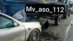 Легковушка врезалась в трактор на трассе «Кавказ» на Ставрополье 