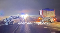 Ставропольчанка погибла при столкновении легковушки с грузовиком