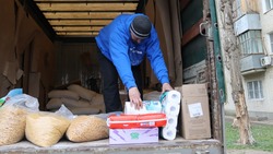 Жители Советского округа отправили более 13 тонн гуманитарной помощи беженцам из ЛНР и ДНР