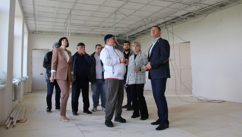 Благоустройство сквера, дорог и ремонт школы проверили в трёх округах Ставрополья