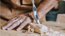 Плотник из Ставрополя отправляет мебель в разные уголки мира