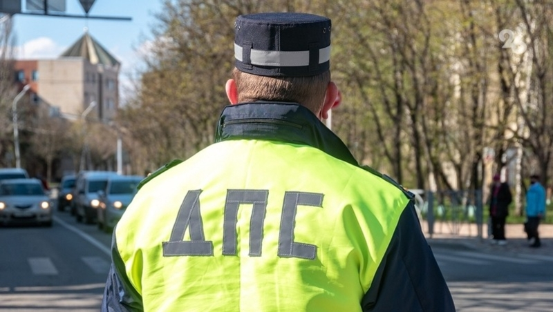 В Ставрополе 13-летняя девочка попала под колёса иномарки во дворе дома