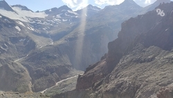 Спасатели эвакуировали подростка, повредившего ногу, с горы в КБР