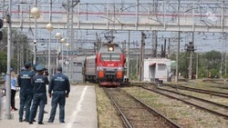 Мужчина погиб, попав под поезд на станции в Ессентуках