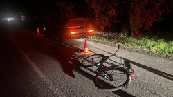 Легковушка насмерть сбила велосипедиста, который ехал по дороге в Пятигорске