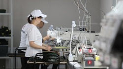 «Заряжены на качество»: на Ставрополье запустили производство спальных мешков и экипировки для участников СВО