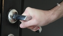 Пьяный ставрополец пробрался ночью в чужую квартиру и уснул 