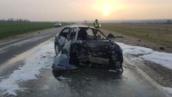 Водитель ЗАЗ погиб в аварии на трассе в Грачёвском округе