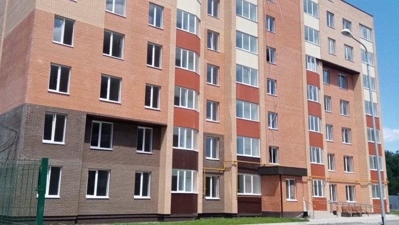 Дом для переселенцев из аварийного жилья достроили в Пятигорске