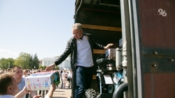 «Помогаем и в будни, и в праздники»: в День Ставропольского края бойцам СВО отправили посылки 