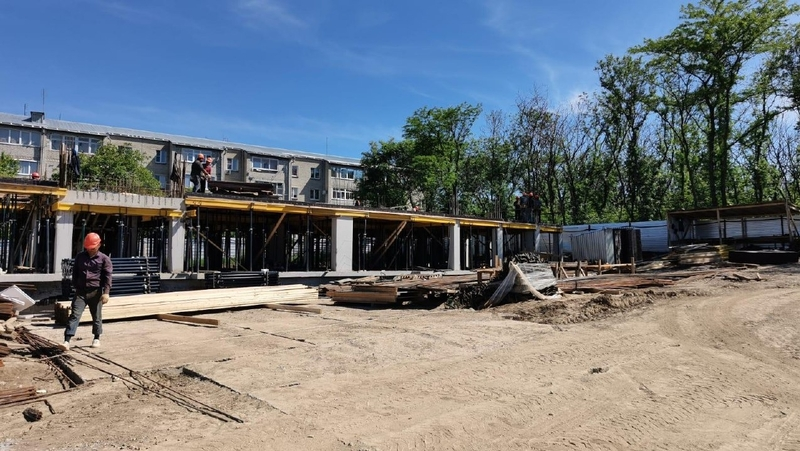 Многоэтажку для переселенцев из аварийных домов возводят в Георгиевске 